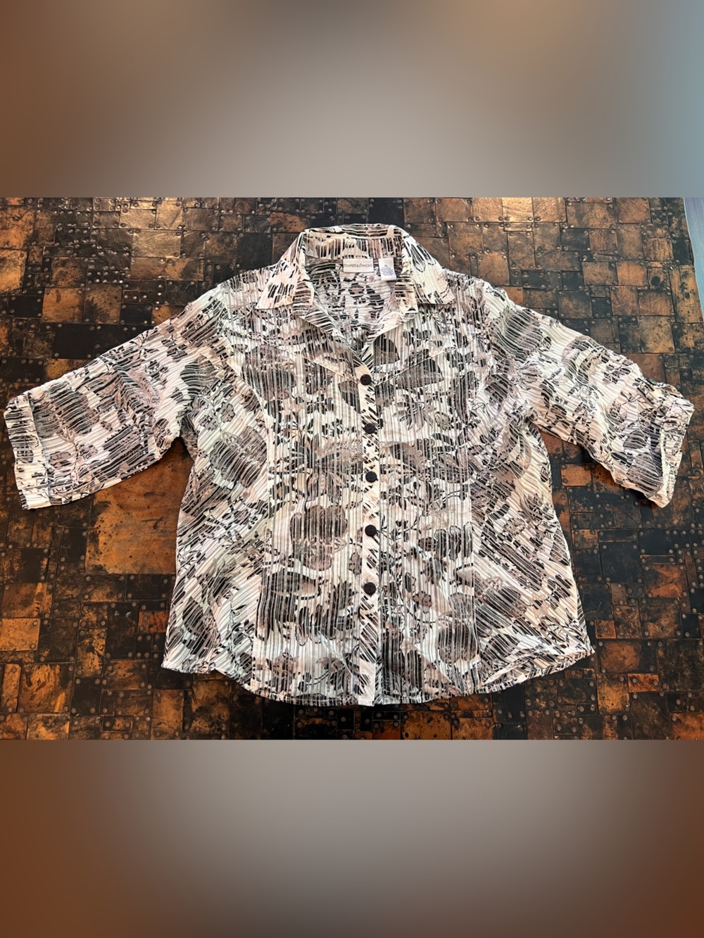 Draper & Damon’s Women’s Printed Button-Front Blouse in Beige and Black